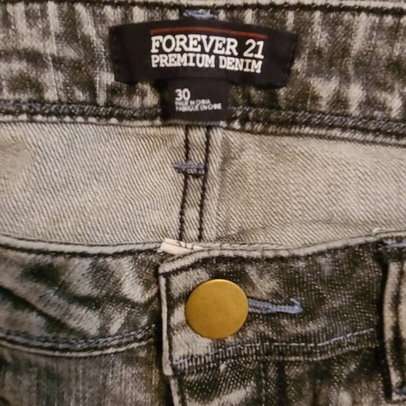 Forever 21 - Picture 13 of 16